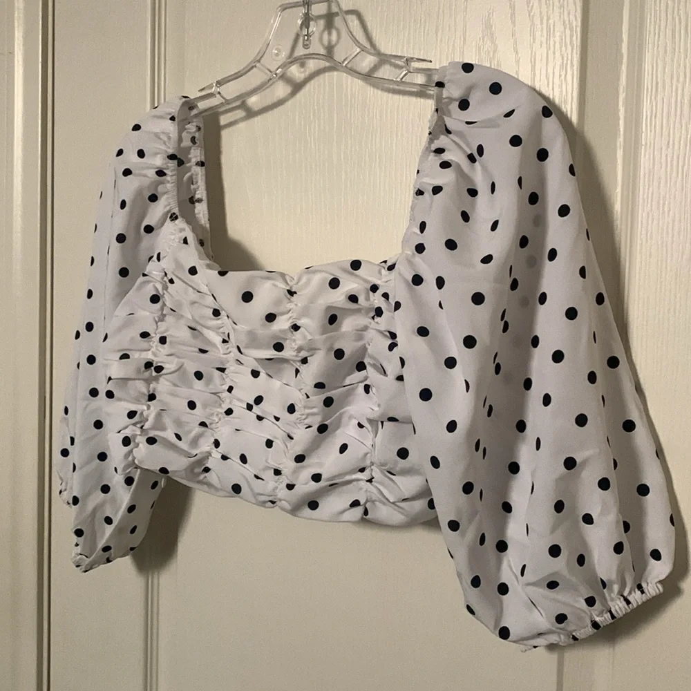 Size M SHEIN Ruched women’s Top sexy summer wear weather blouse polka dots used - Picture 4 of 14